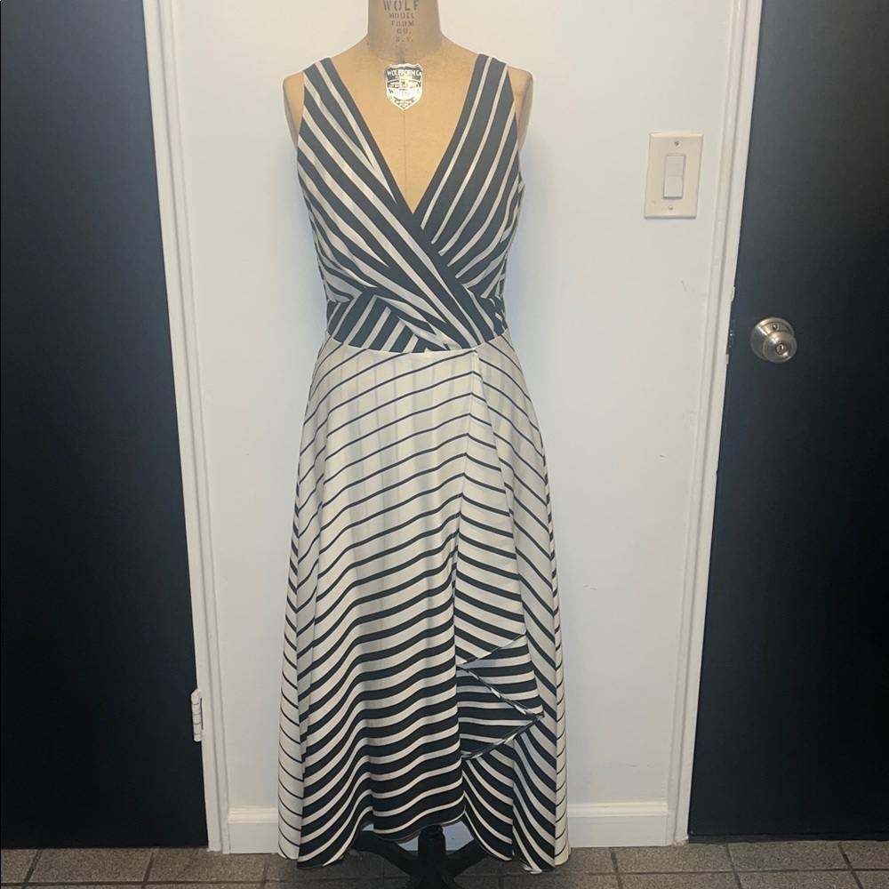 Boston Proper Black White Striped 3/4 Length High Low Gown 4 Like New